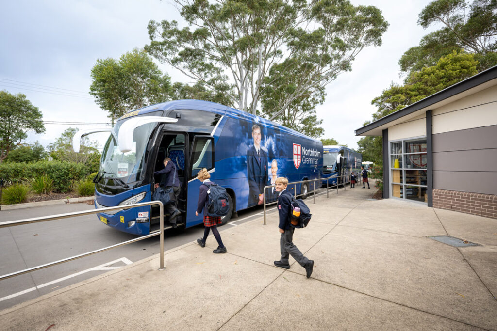 Students arriving at Northholm Grammar